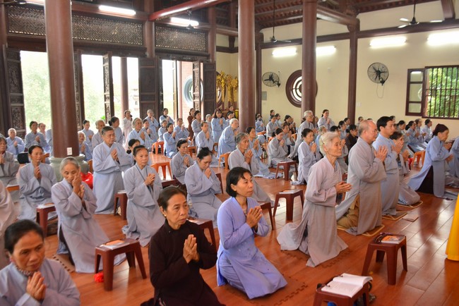 The Eight Precept Retreat  at Tay Khanh pagoda, Thai Binh